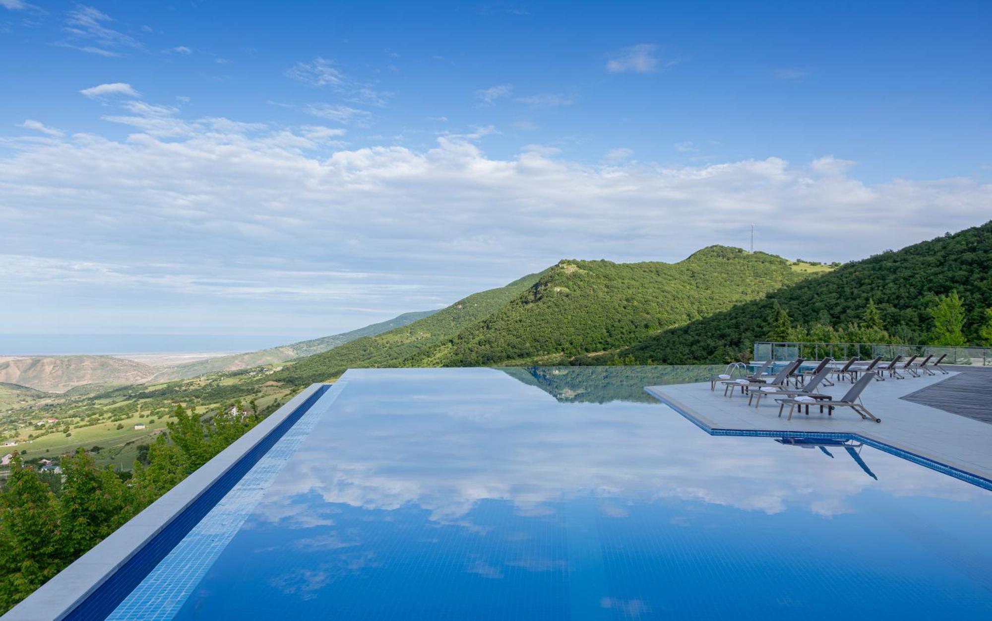 Qalaalti Hotel & Spa Galaalti Exterior foto Infinity pool at the Mandarin Oriental, Crete